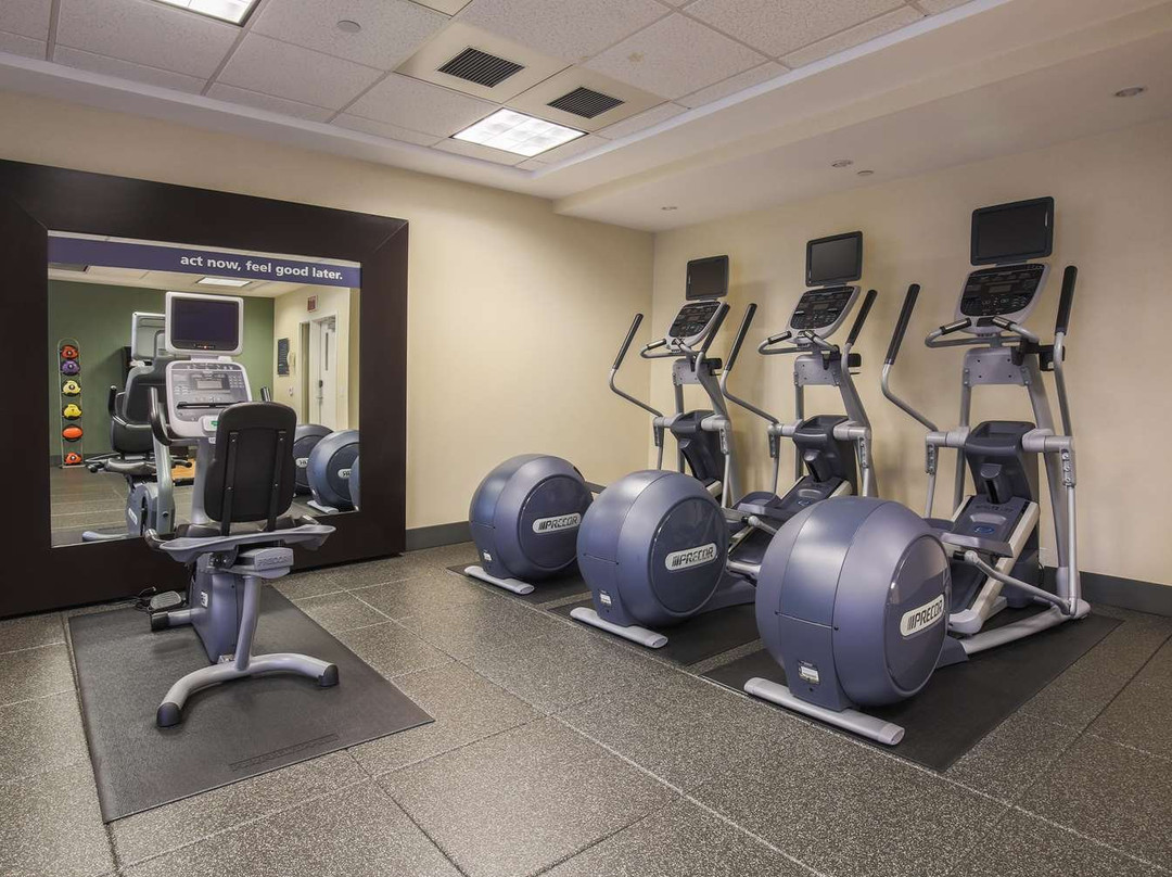 卡马里奥欢朋套房酒店主图