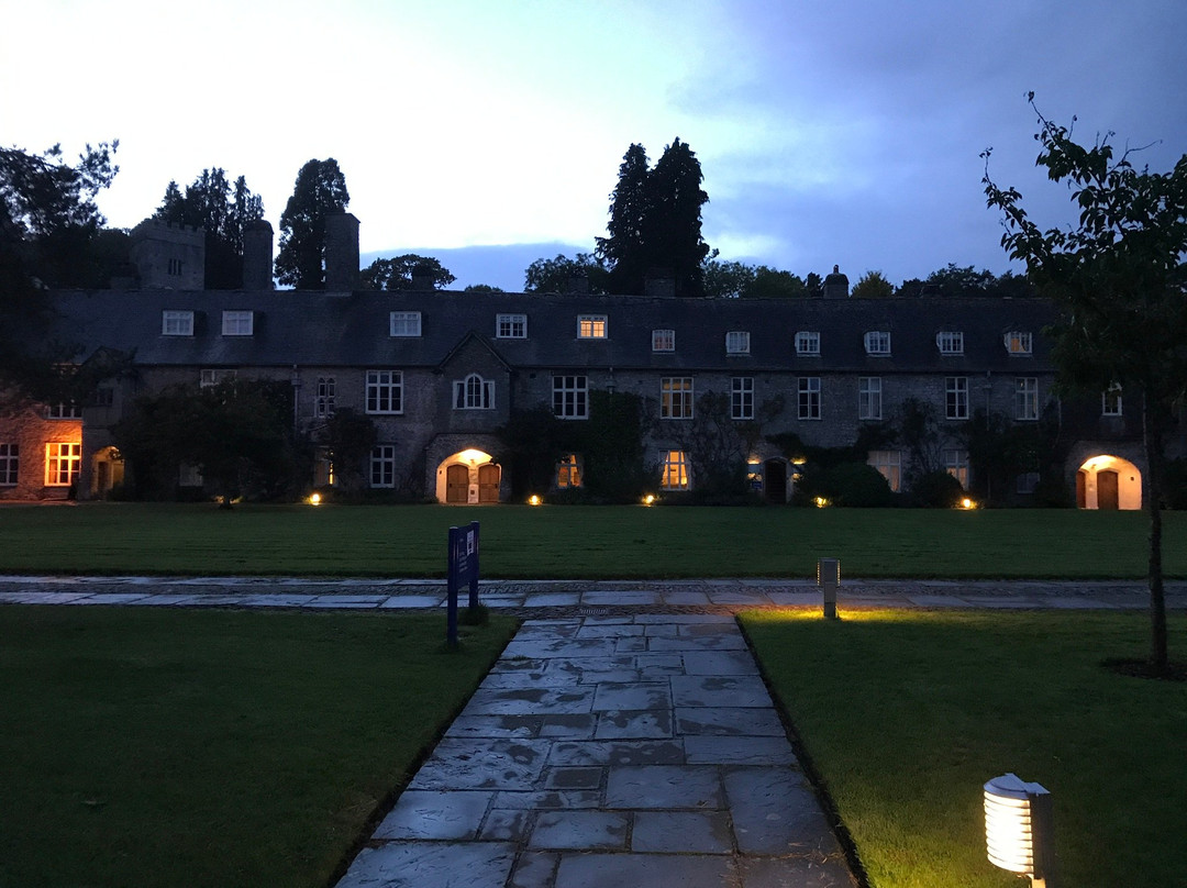 Dartington Hall主图