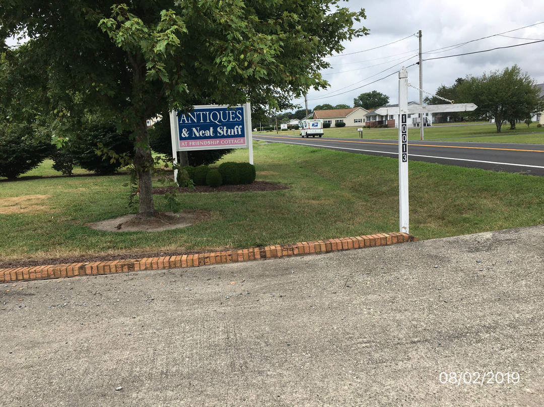 Antiques and Neat Stuff at Frienship Cotahe