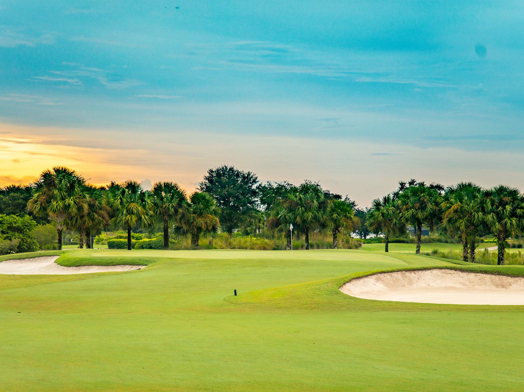 River Hall Country Club