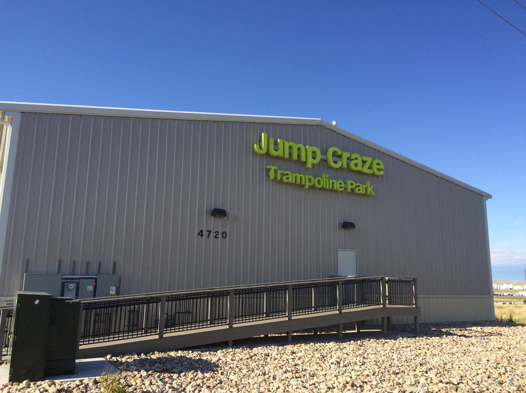 Brookhurst旅游景点-Jump Craze Trampoline Park