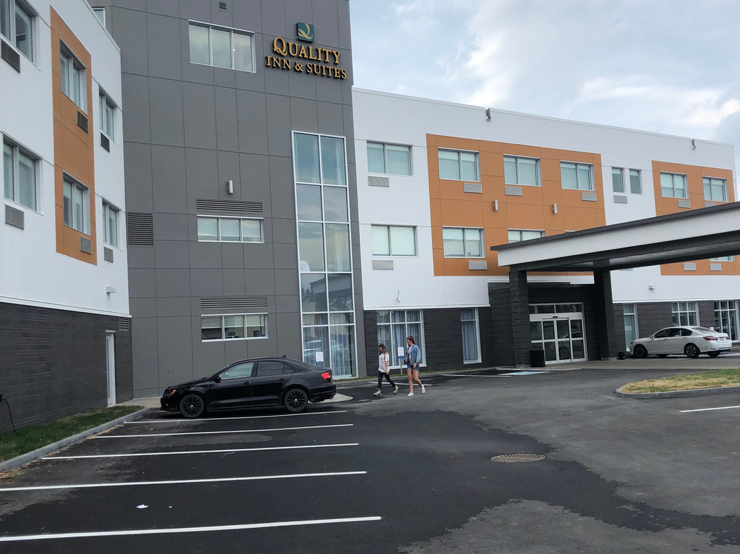 Quality Inn & Suites Mont-Joli主图