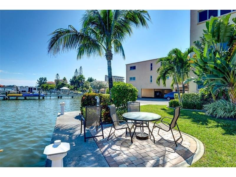 Westwinds Waterfront Resort主图