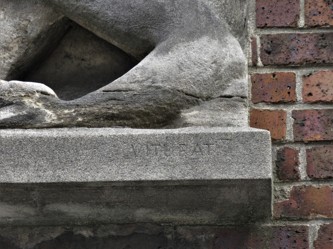 Bas-relief "Le Conte du petit Poucet"-Romainville必去景点