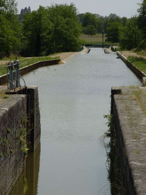 Pont-canal sur la Bourbince-Digoin必去景点