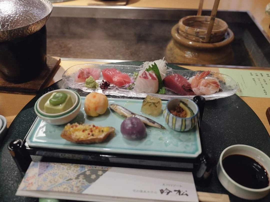 吟松酒店主图