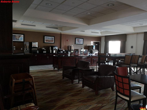 最佳西方江景套房酒店主图