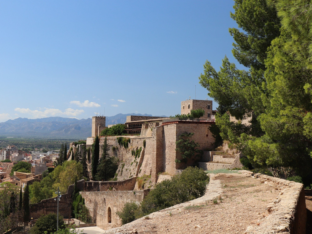 Castillo De La Zuda主图