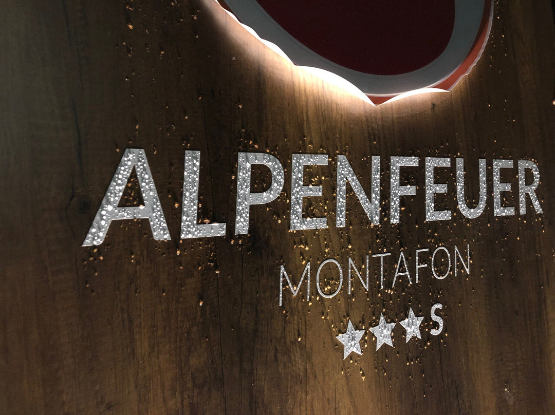 Hotel Alpenfeuer Montafon主图
