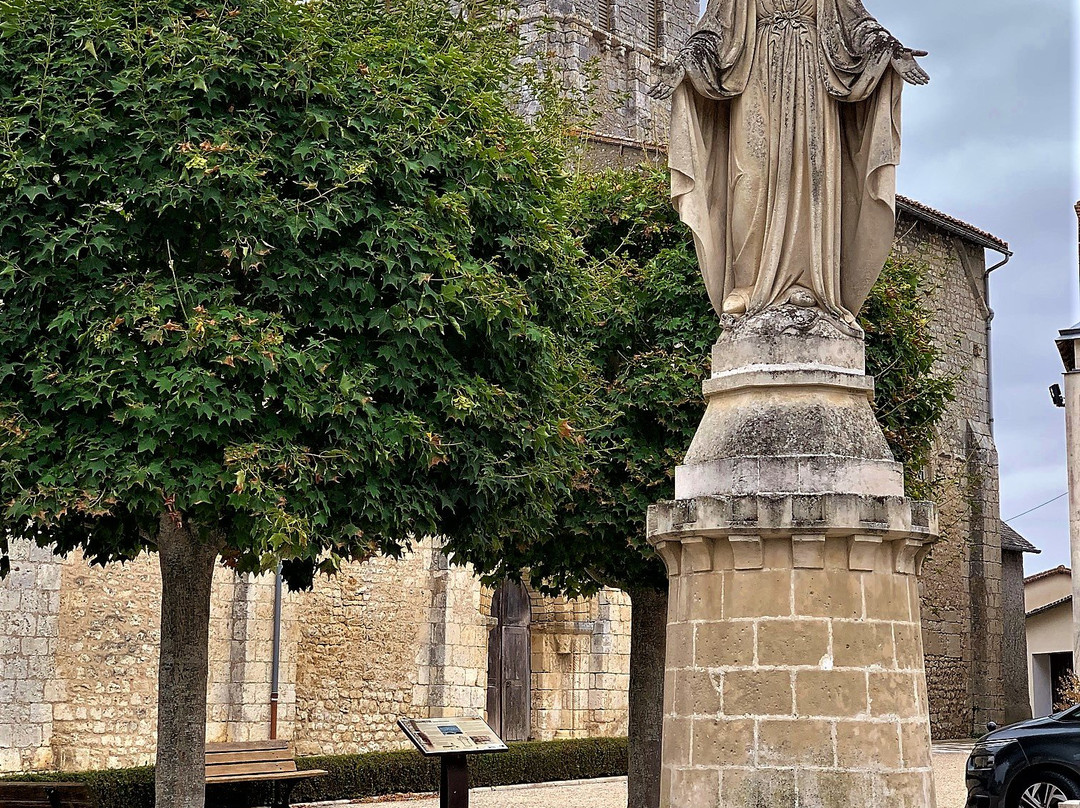 Eglise Notre-Dame-Bouresse必去景点
