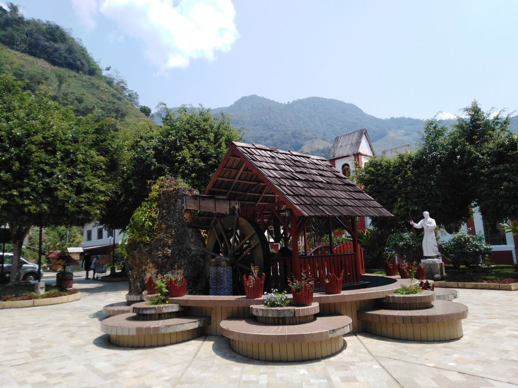 Plaza de Armas de Pozuzo-波苏索必去景点