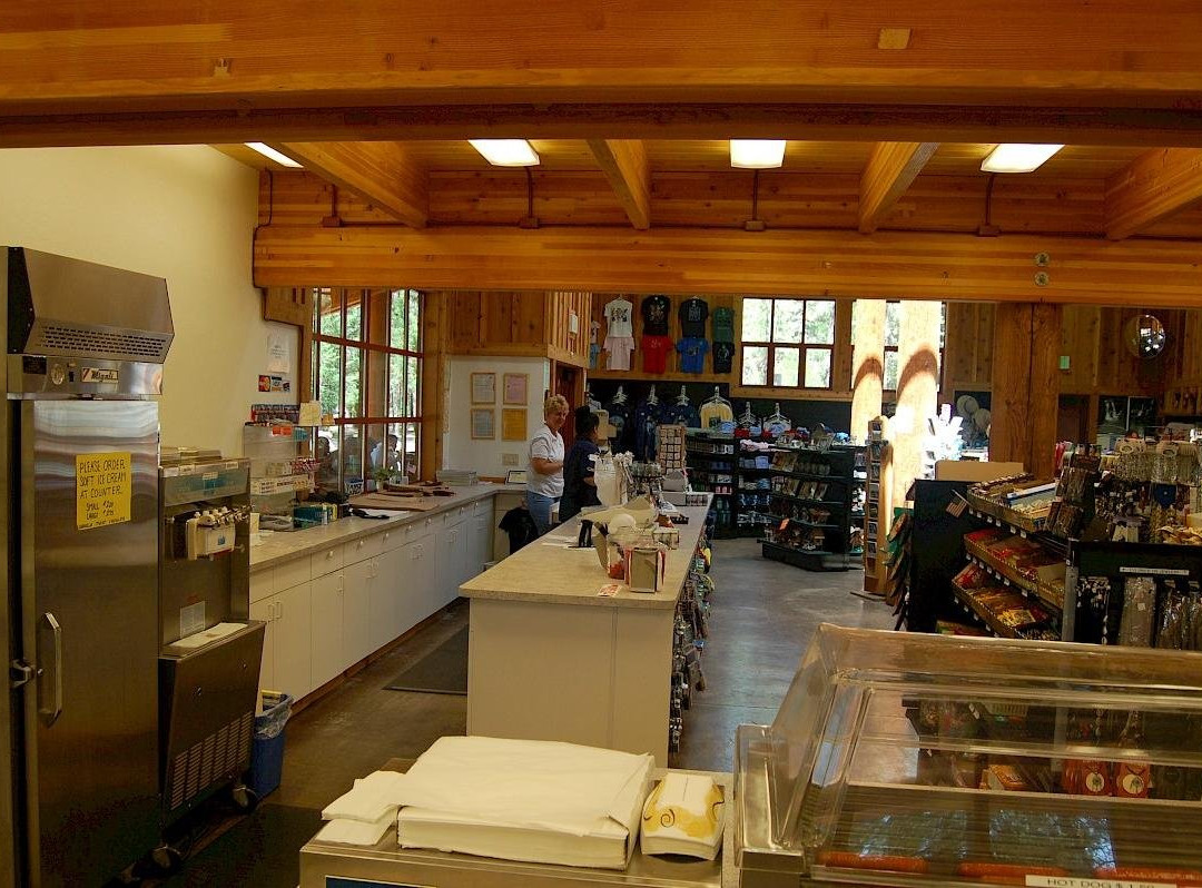 McArthur-Burney Falls State Park Cabins, Store, & Marina景点图片