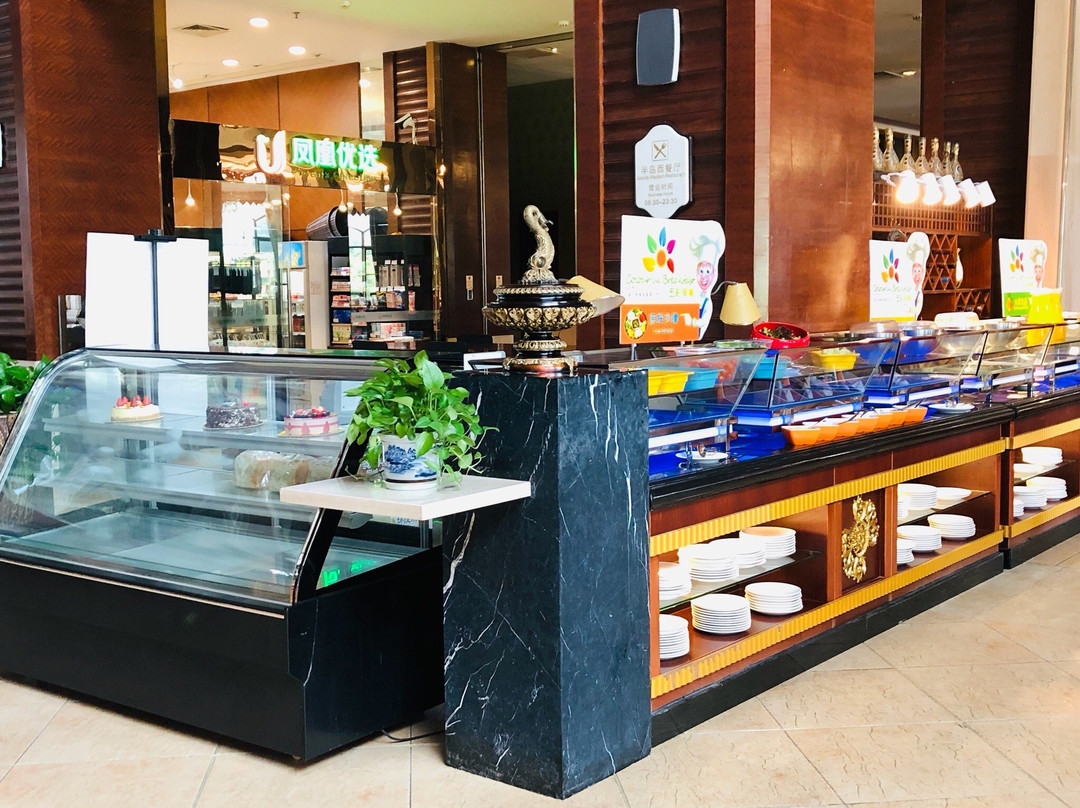 清远金沙湖畔酒店主图