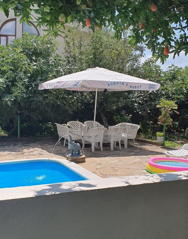 Family Hotel California主图