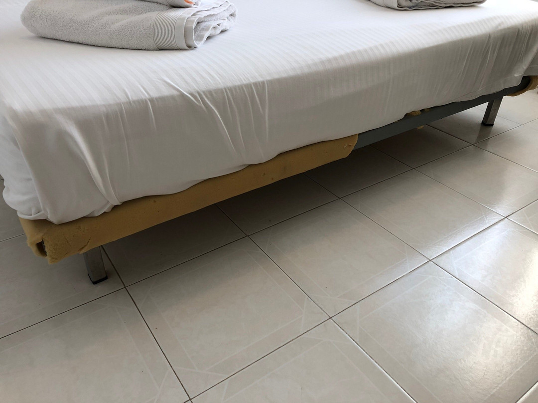 Silver Beach Hotel主图