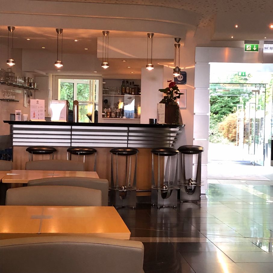 蒙塔鲍尔城堡酒店-餐饮