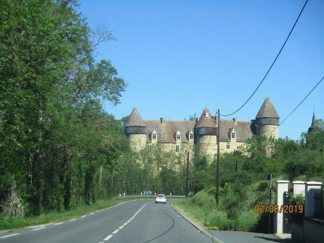Château de Culan景点图片