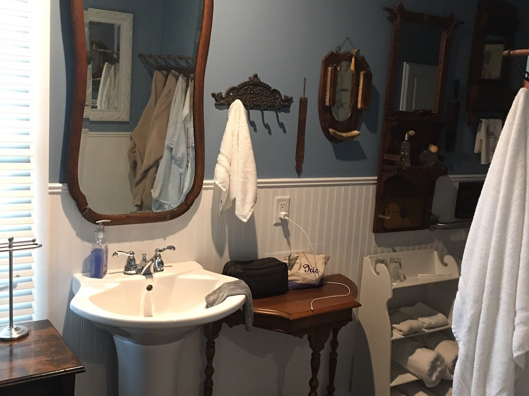 Judge Lewis House Bed & Breakfast主图