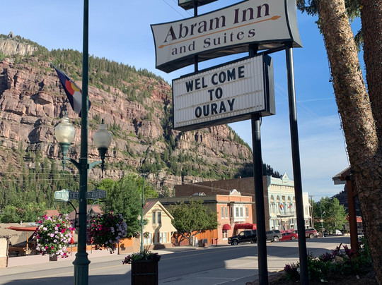 Abram Inn & Suites主图