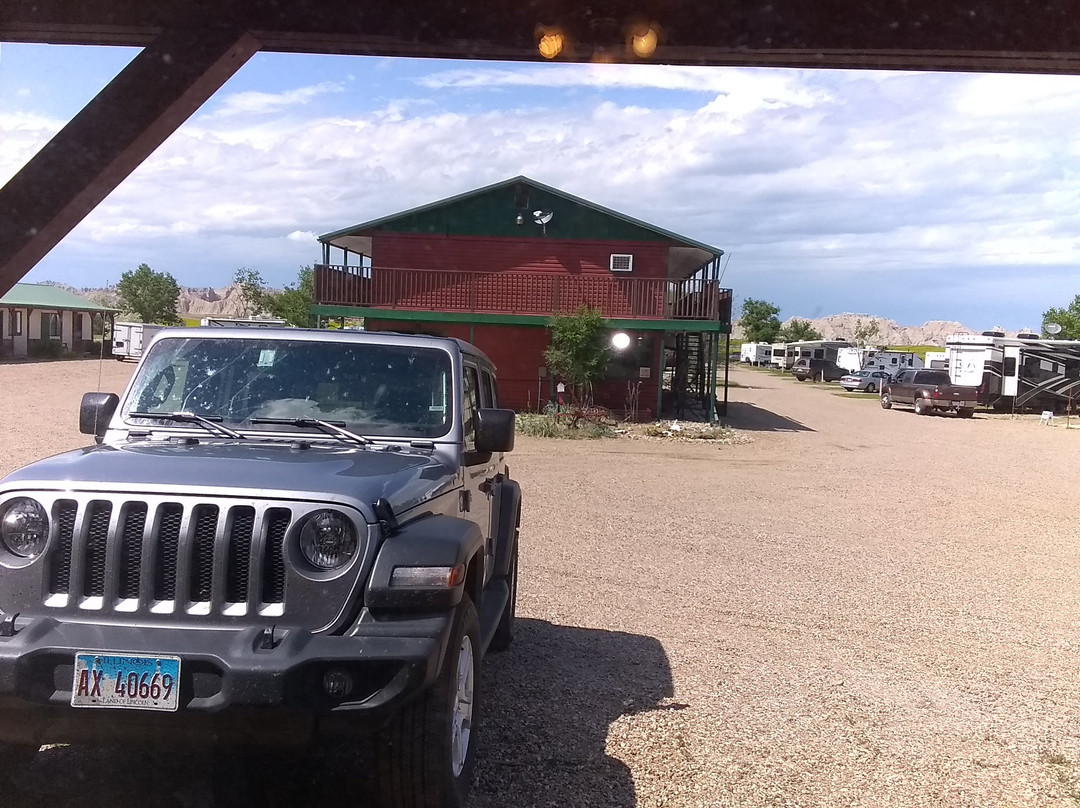 Badlands Hotel and Campground主图