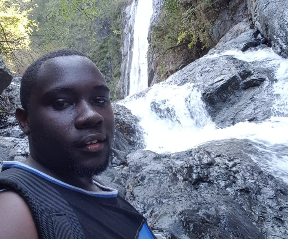 Mwalalo Waterfalls-Matema必去景点