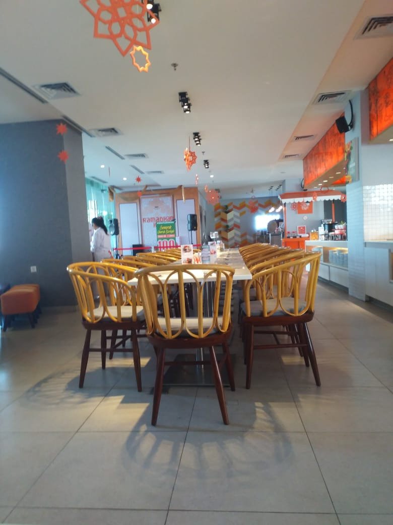 HARRIS Hotel & Conventions Solo-餐饮