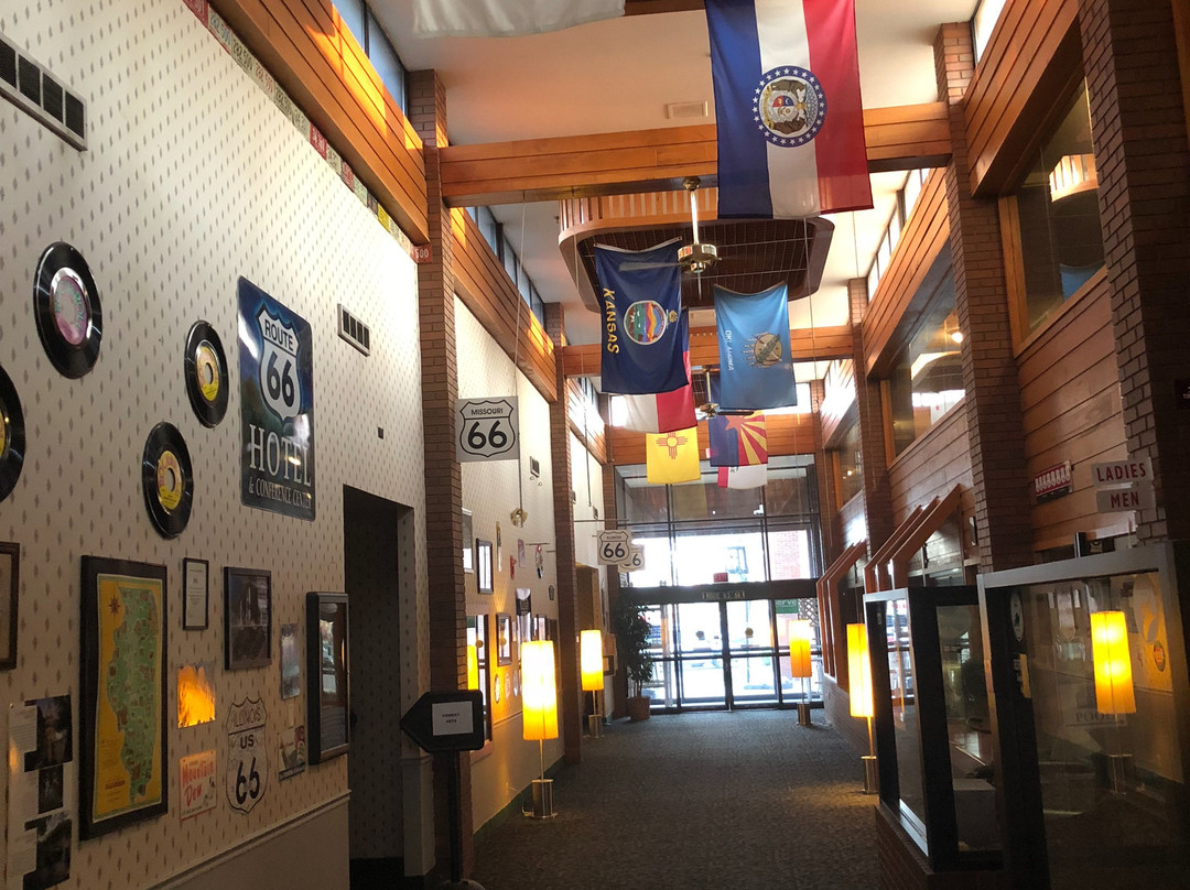Route 66 Hotel And Conference Center主图