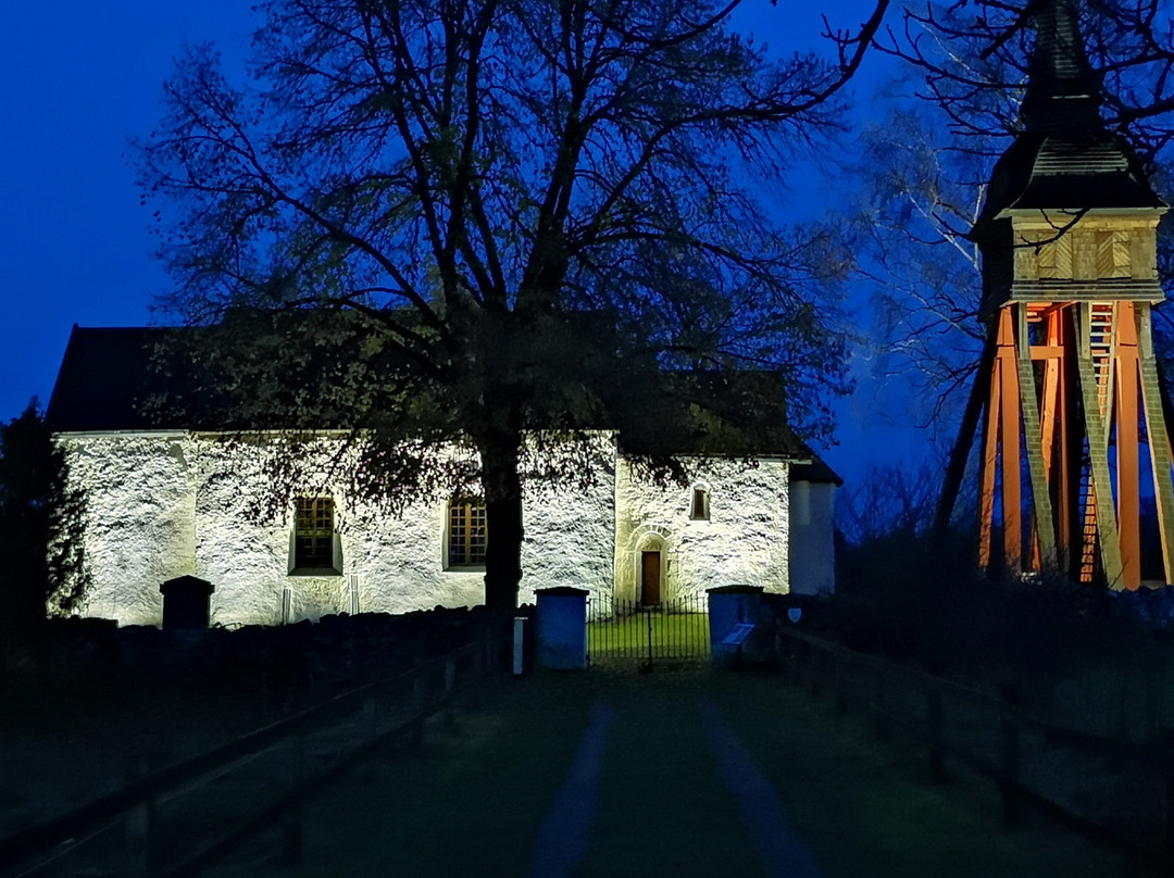 Vallsjö gamla kyrka-Savsjo必去景点