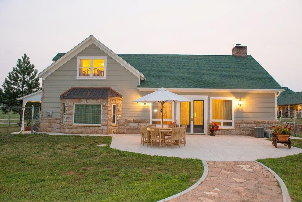 High Prairie Lodge主图