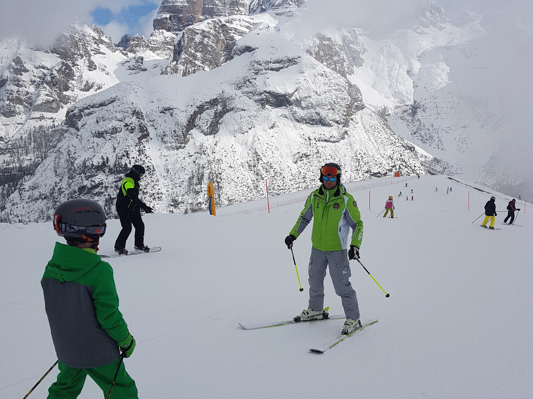 Maestri sci e snowboard Trentino Ski Emotion景点图片