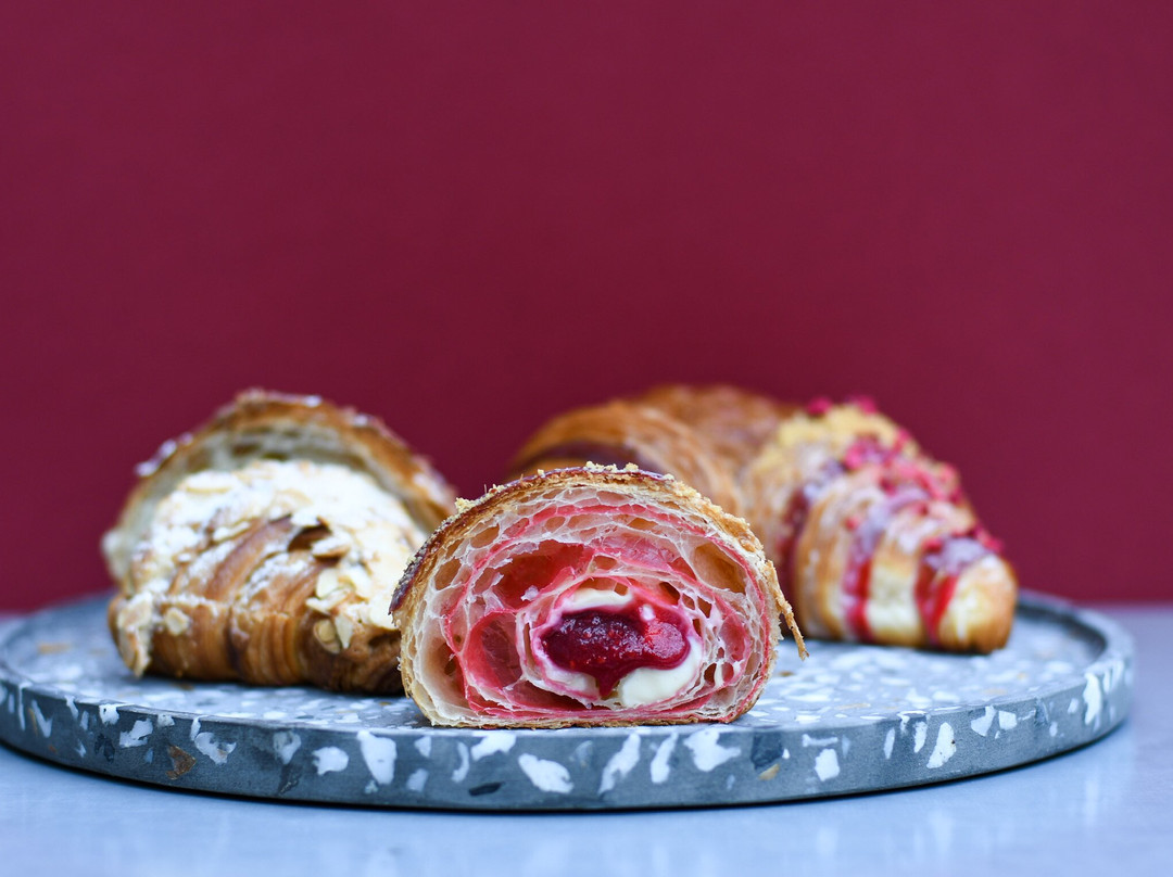 Ilmatsalu餐馆和美食-Cruffin at Aparaaditehas