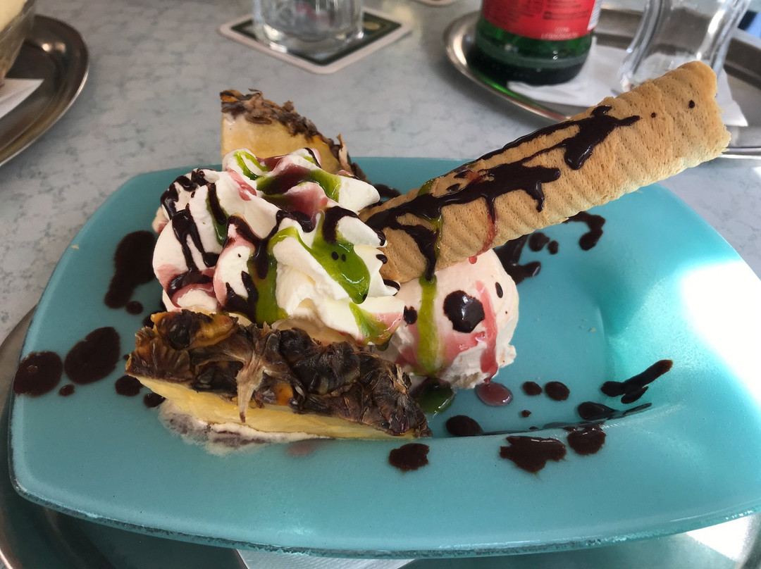 Neuoetting餐馆和美食-Eiscafe Veneto