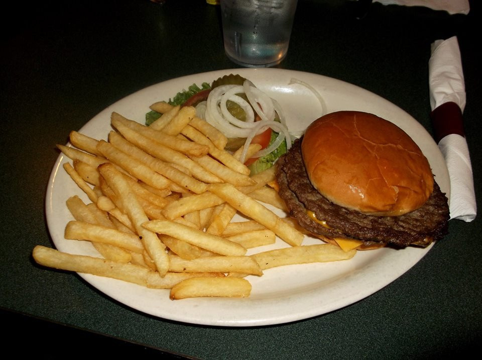 Chamois餐馆和美食-B. J.'s Restaurant and Lounge