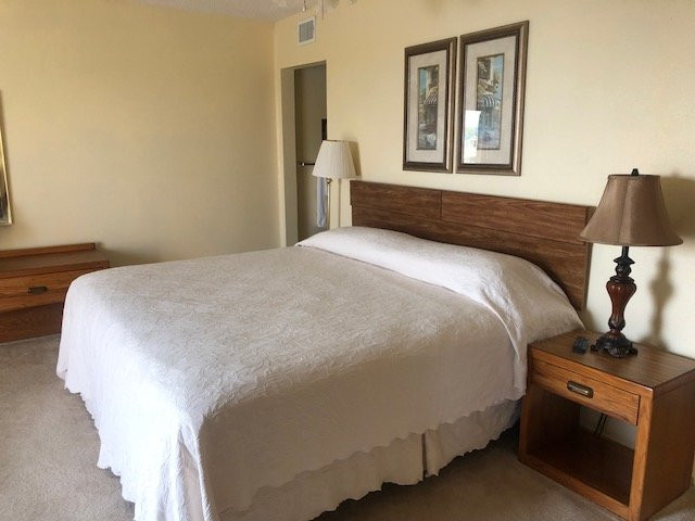 The Lodge Condos主图