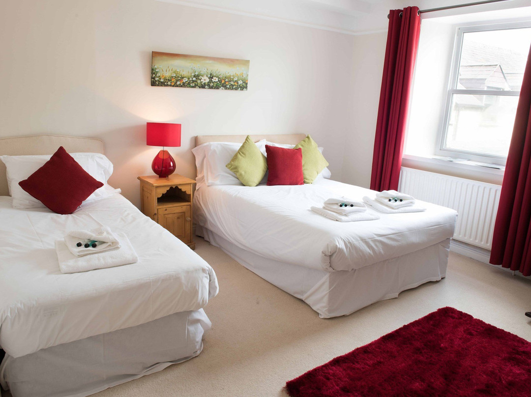 The Golden Lion Hotel主图