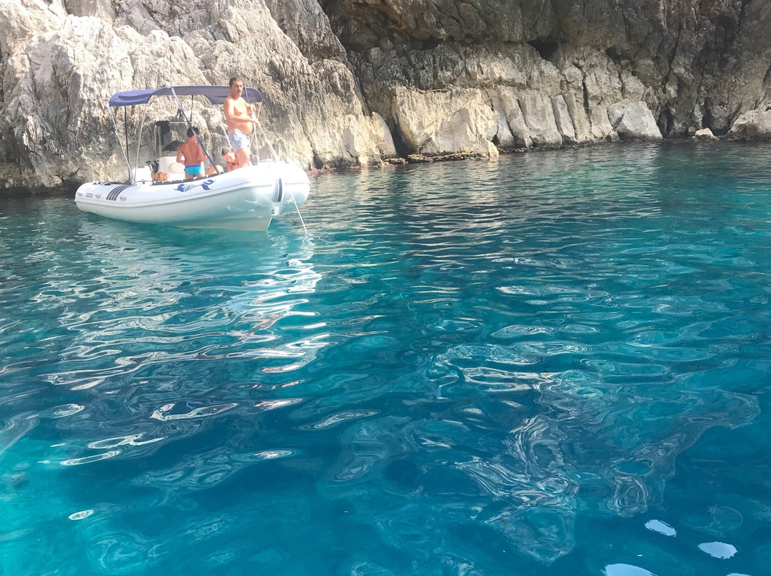 Capri Relax Boats景点图片