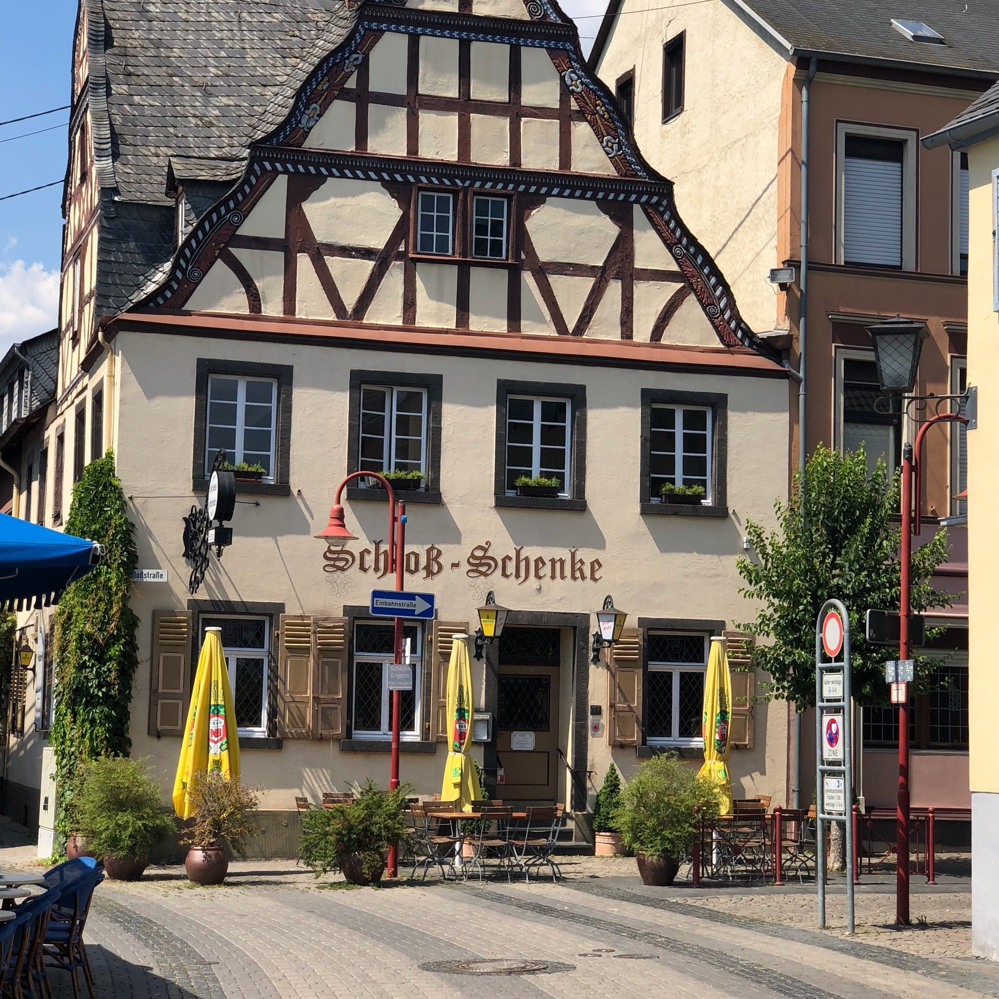 Schloss-Schenke-官方
