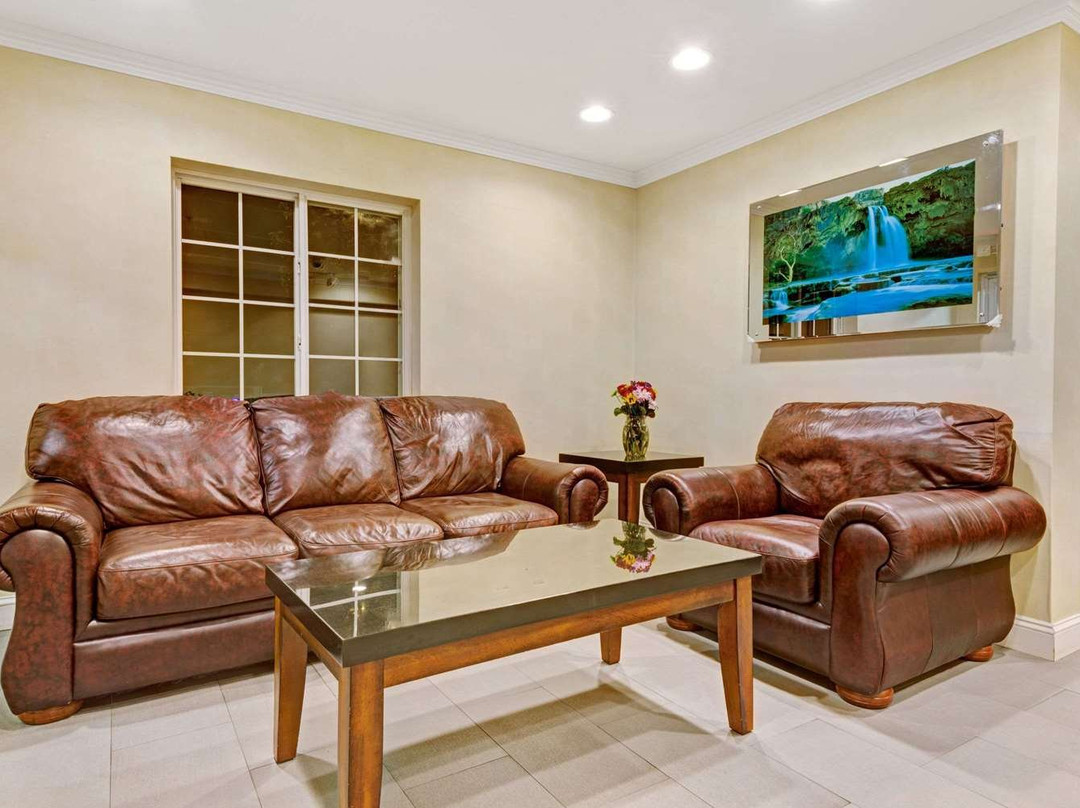 Econolodge By Choice Hotels - Bethel/danbury主图