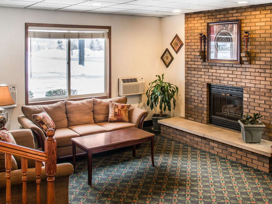 Hudson Inn & Suites主图