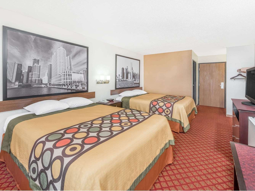 Super 8 by Wyndham Marshall主图