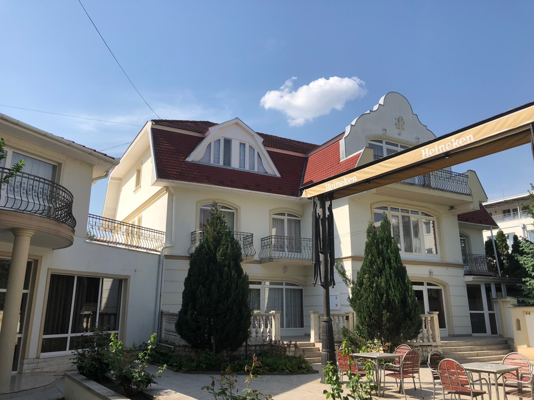 家庭俱乐部酒店主图