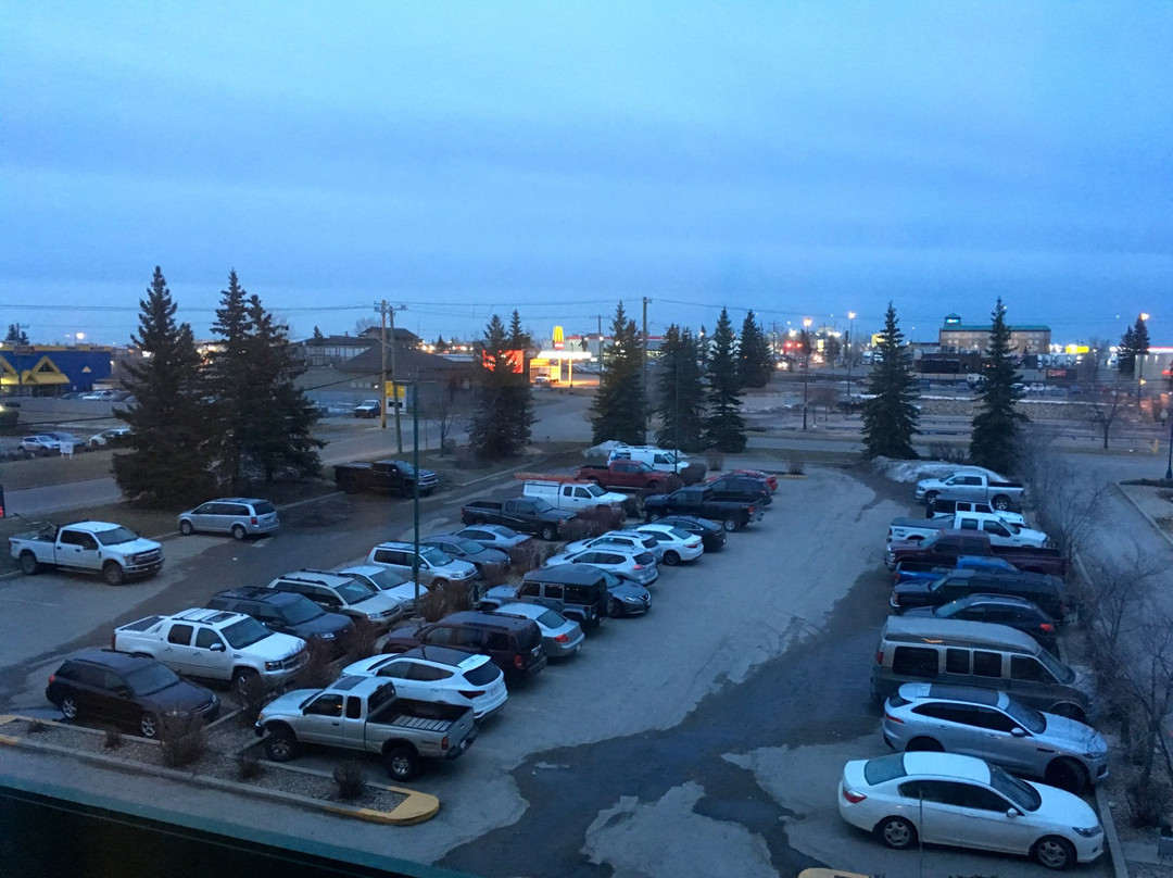 Divya Sutra Plaza and Conference Centre Calgary Airport主图