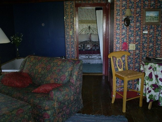 Log Cabin Guest House主图