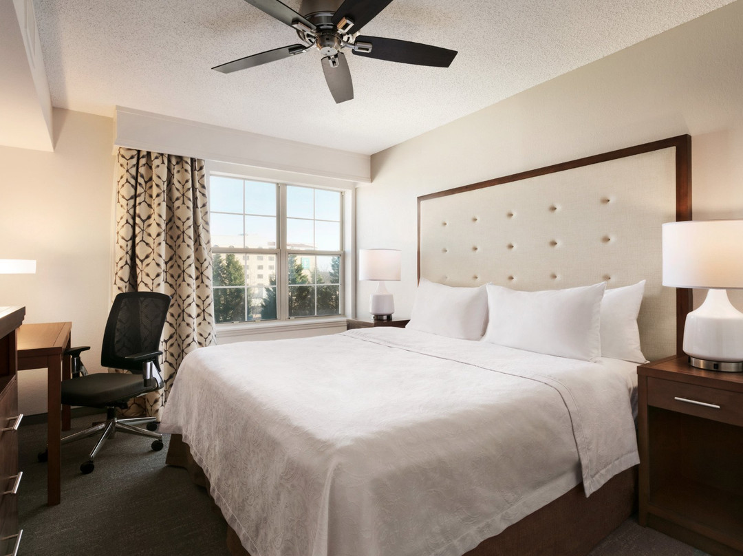 Homewood Suites by Hilton Greensboro主图