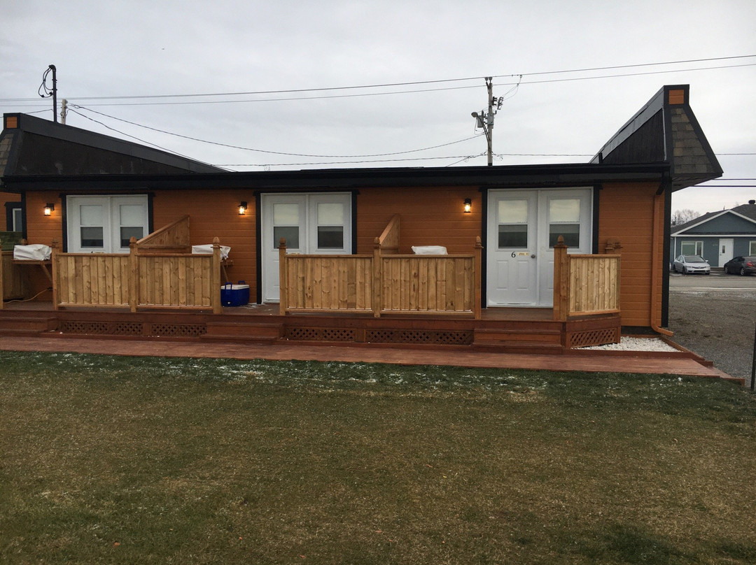 Motel au bord de l'eau主图