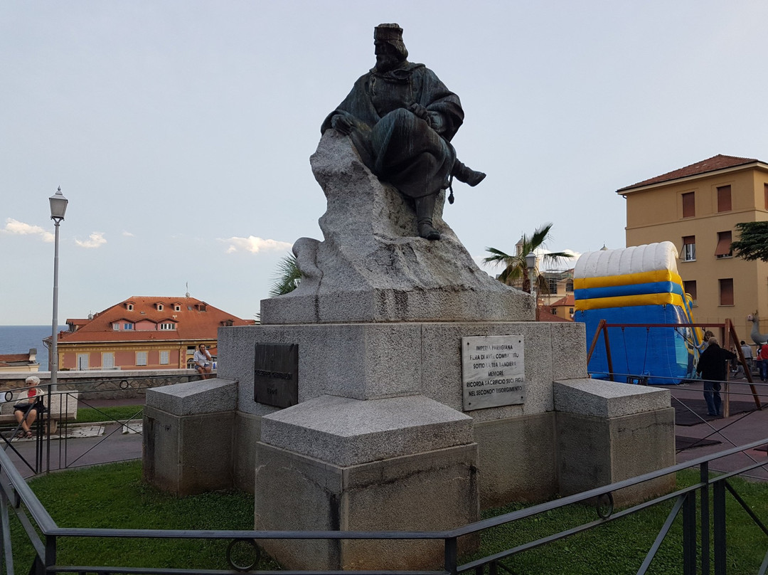 Statua Garibaldi-因佩里亚必去景点