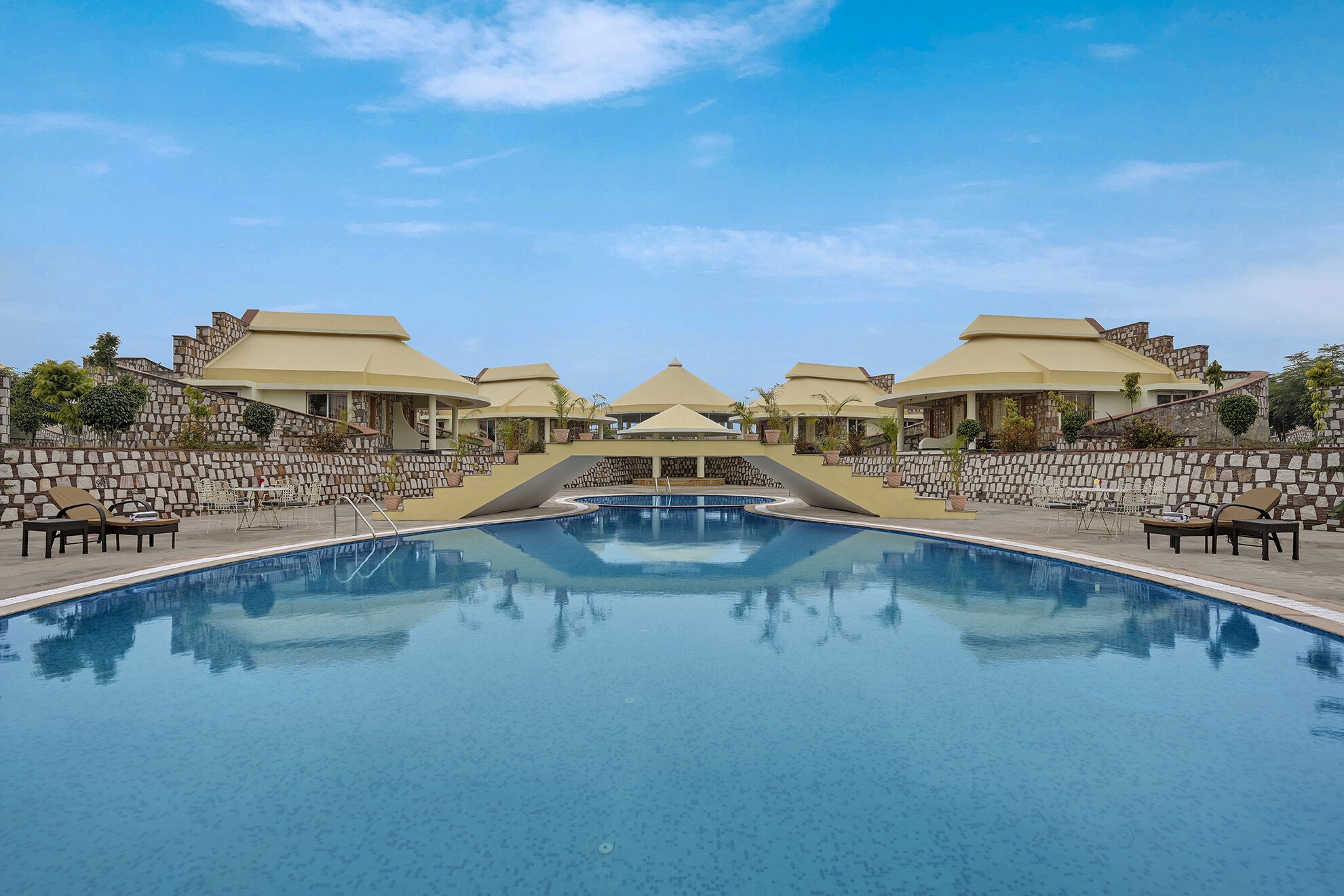The Sawai Bagh-泳池