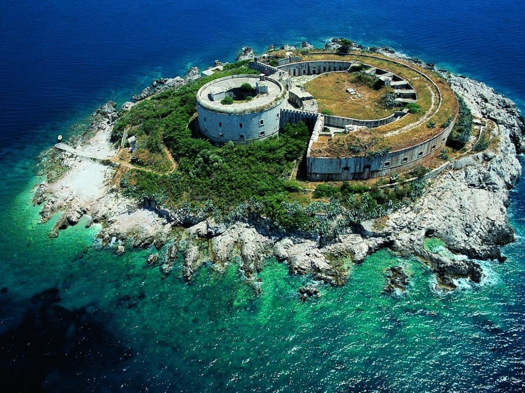 Mamula Fortress景点图片