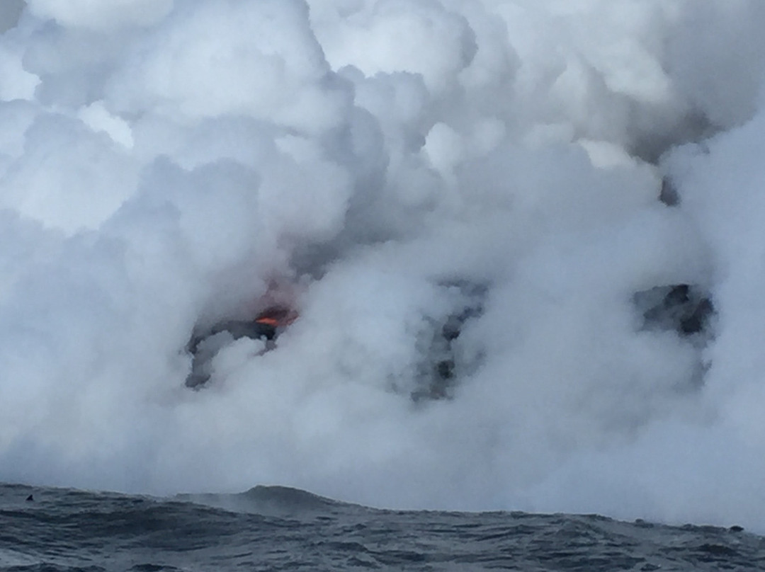 Hawaiian Lava Boat Tours景点图片
