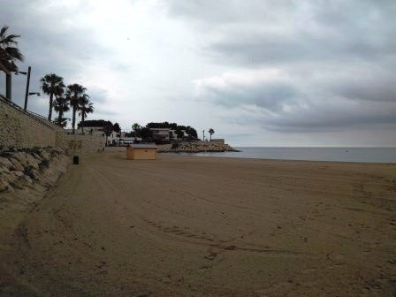 Playa Avellanes景点图片